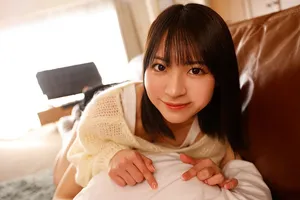 Chị gái lần đầu có anh bồ còn nhiều ngỡ ngàng nên mượn chuối thằng em tập trước